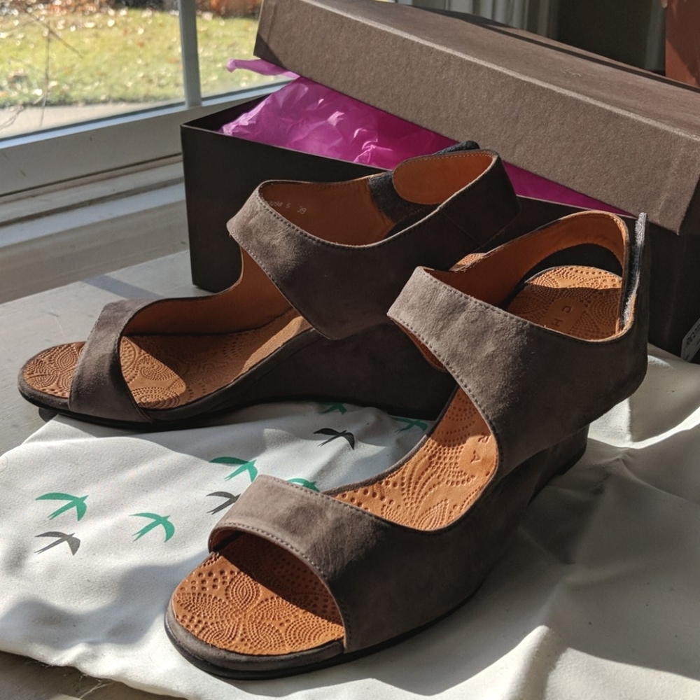 Chie Mihara Ricota Wedge Sandal Taupe 39